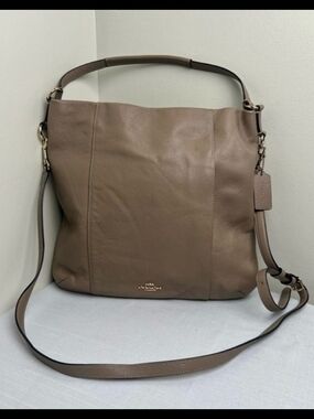 COACH 🐎Pebbled Leather Hobo Shoulder Bag! No Call Outs!